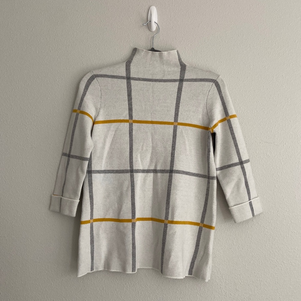 Tahari Turtleneck Swearter
